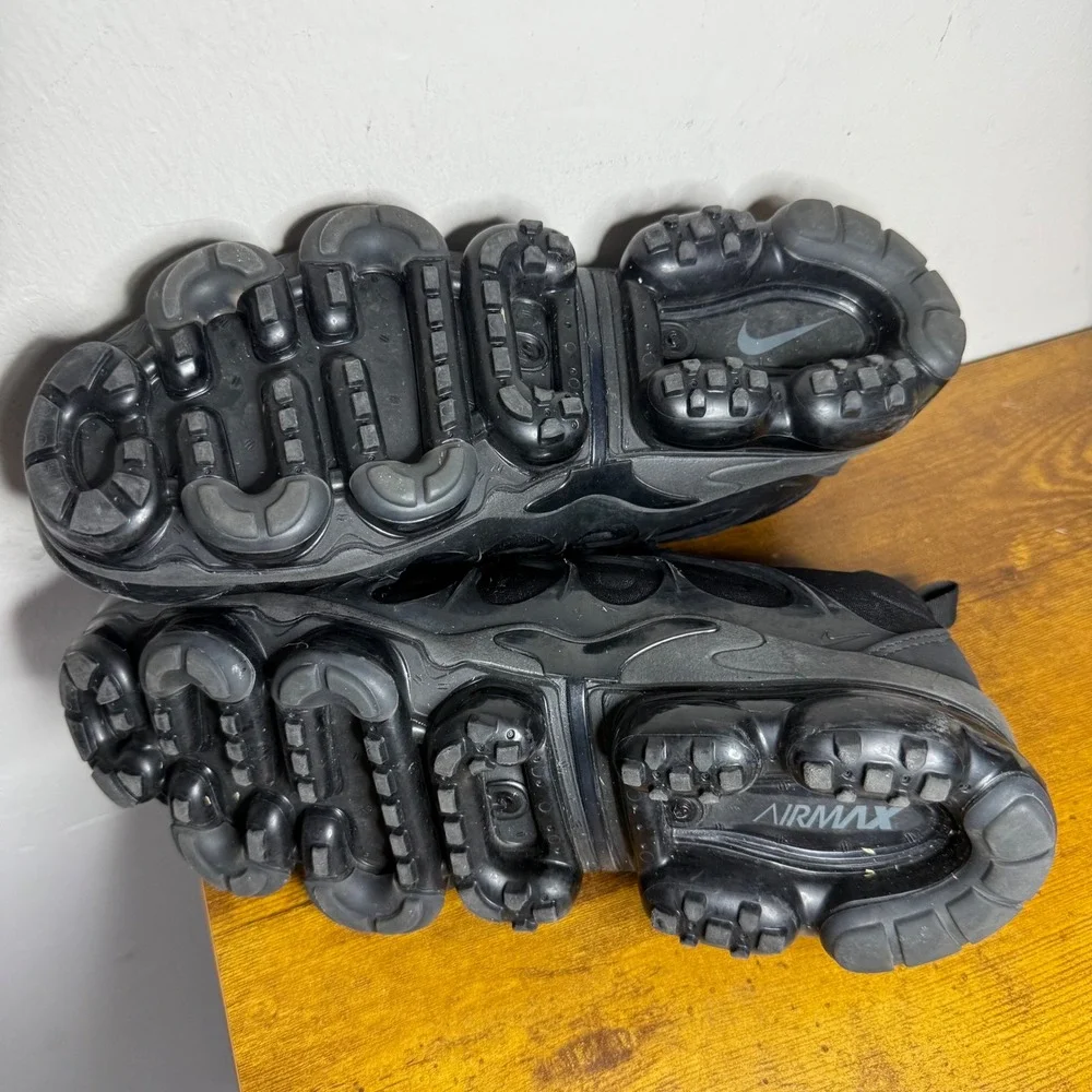 Nike Air VaporMax Plus Running Shoes Mens Size 9.5 Black 924453-004